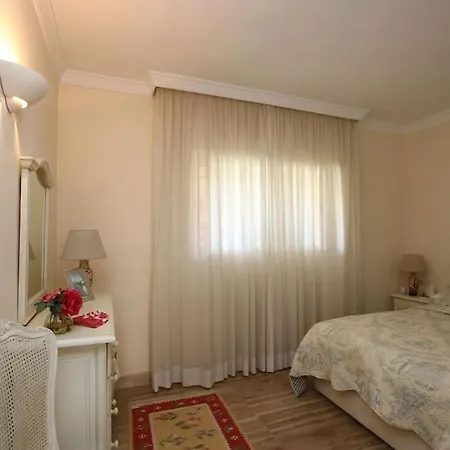 Cosy Beach Side Overlooking The Pool Appartement *