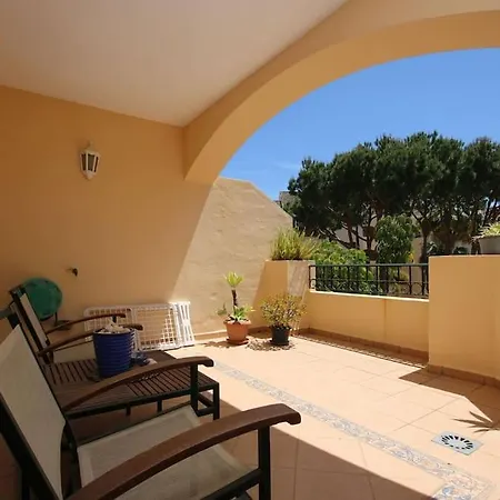 Cosy Beach Side Overlooking The Pool Appartement *