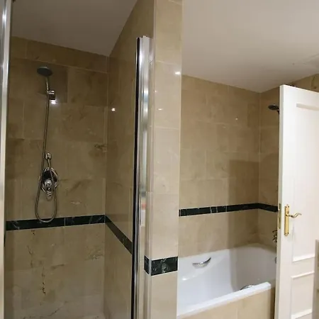 Cosy Beach Side Overlooking The Pool Appartement Marbella