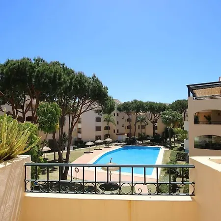 Cosy Beach Side Overlooking The Pool Appartement Marbella