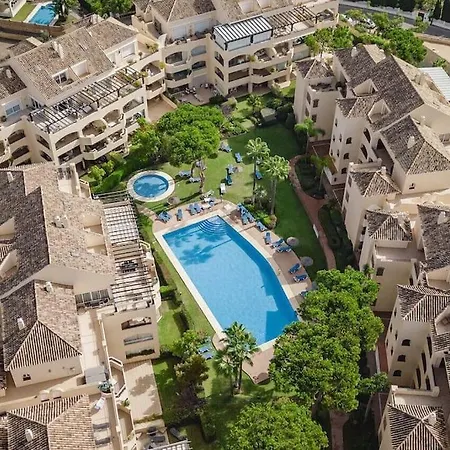Cosy Beach Side Overlooking The Pool *